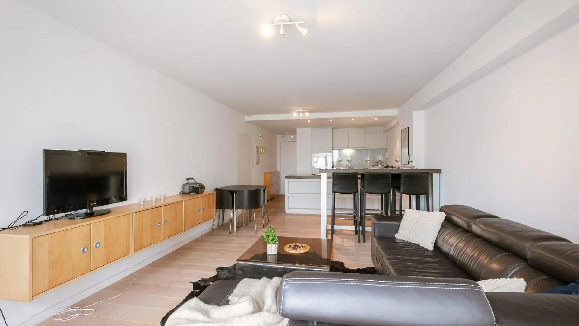 Huswell - Beachside 3-Bedroom Duplex Near Sea Oostende Belgien