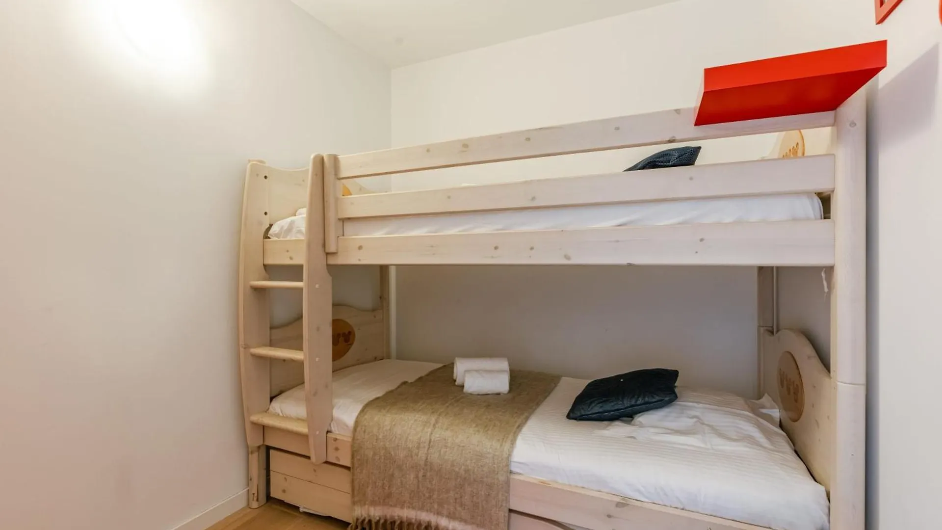 Apartment Huswell - Beachside 3-Bedroom Duplex Near Sea Ostend