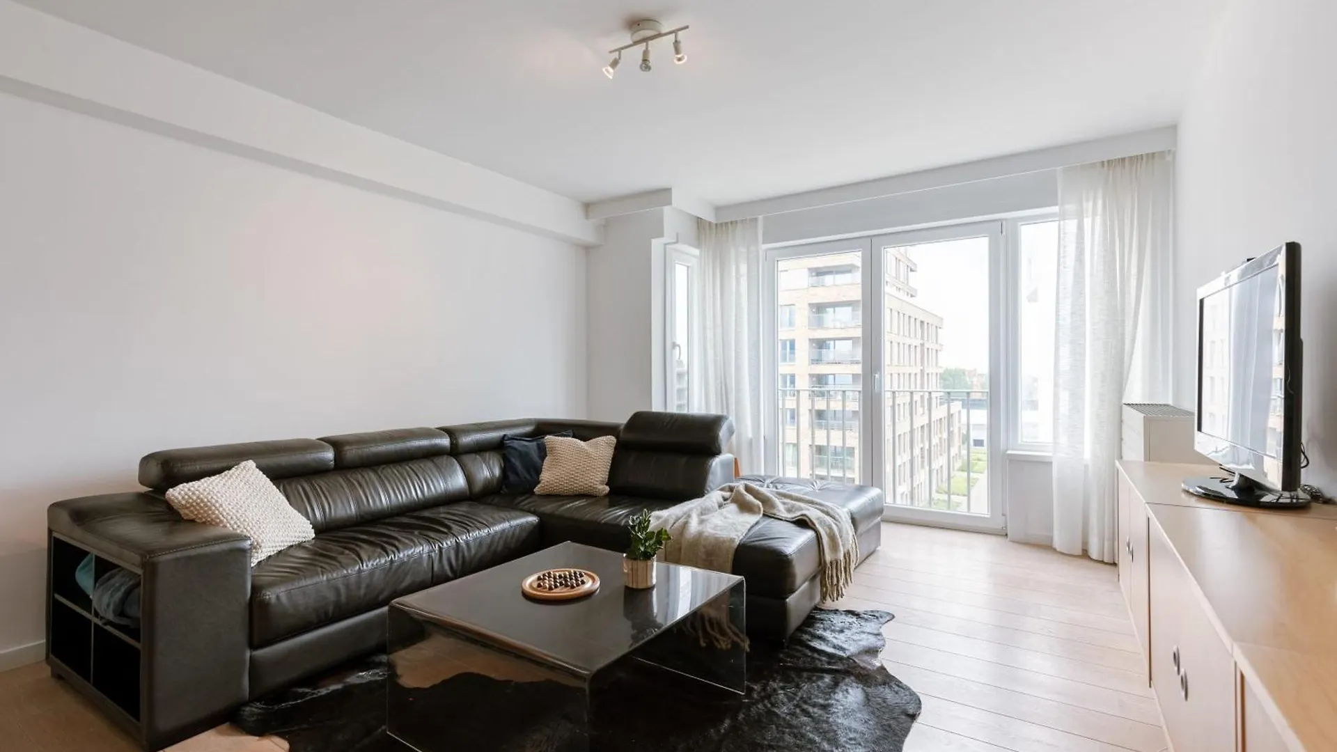 Huswell - Beachside 3-Bedroom Duplex Near Sea Ostend Belgium