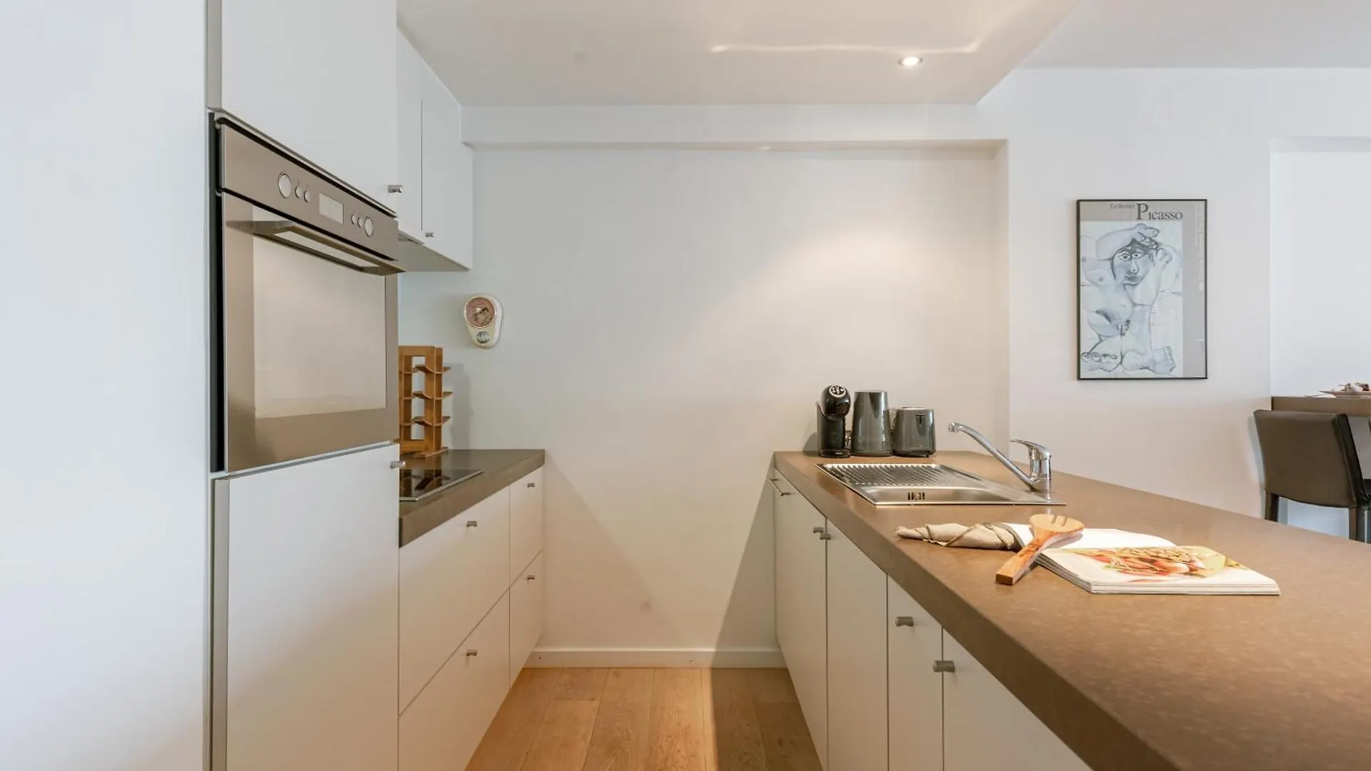 Huswell - Beachside 3-Bedroom Duplex Near Sea Ostend