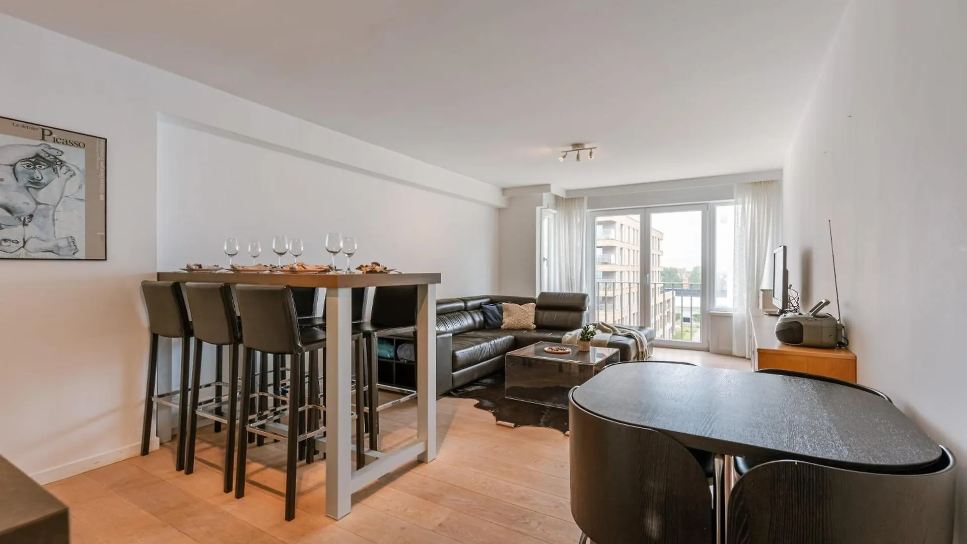 Huswell - Beachside 3-Bedroom Duplex Near Sea Ostend Apartment