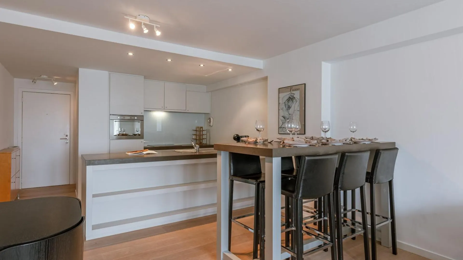 Apartment Huswell - Beachside 3-Bedroom Duplex Near Sea Ostend