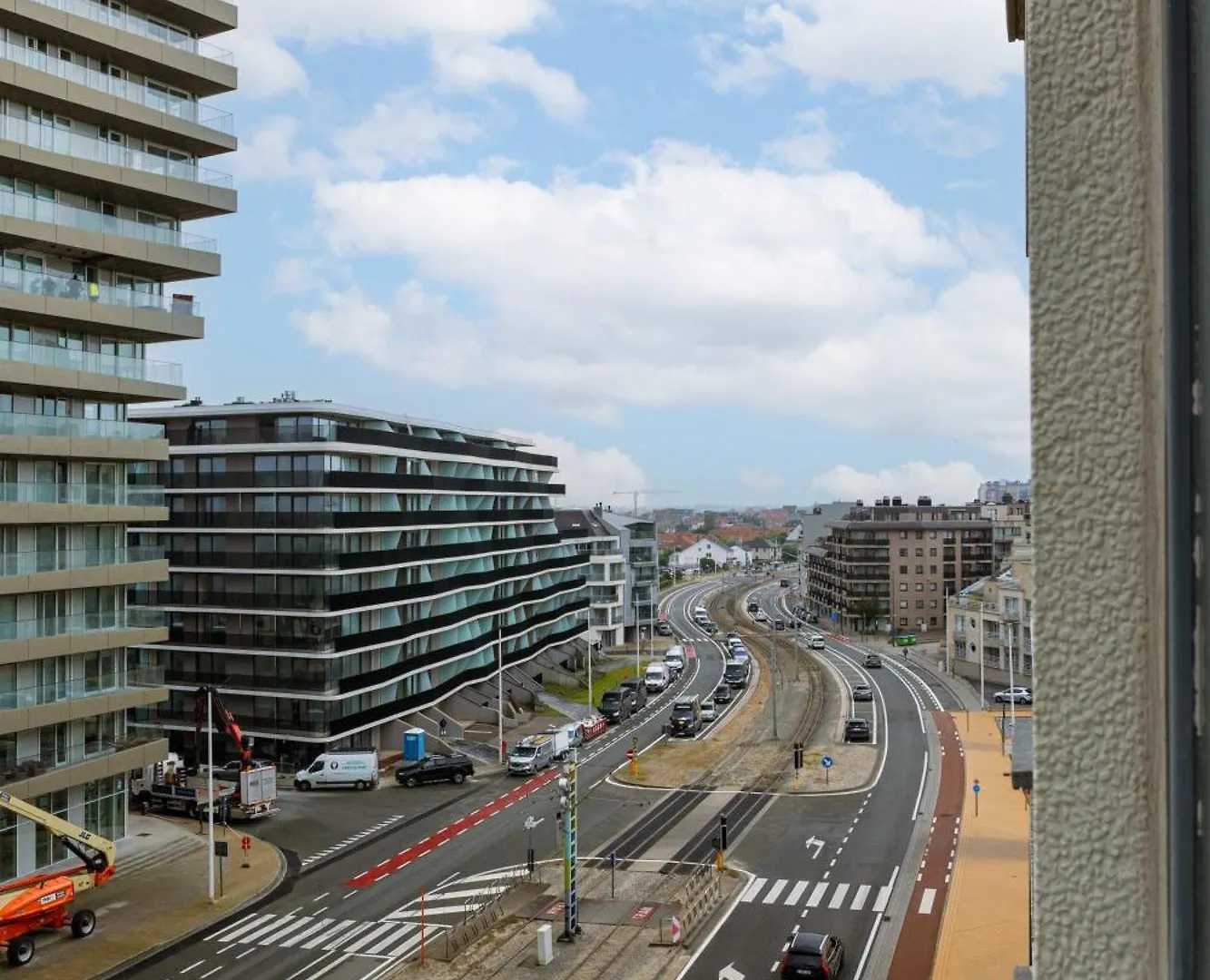 Huswell - Beachside 3-Bedroom Duplex Near Sea Ostend